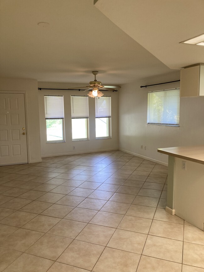 Building Photo - 1344 SE 1st Pl