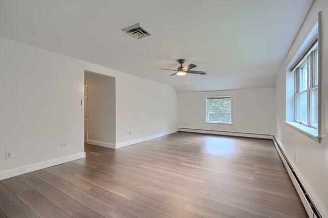 Building Photo - 1703 Roland Ave