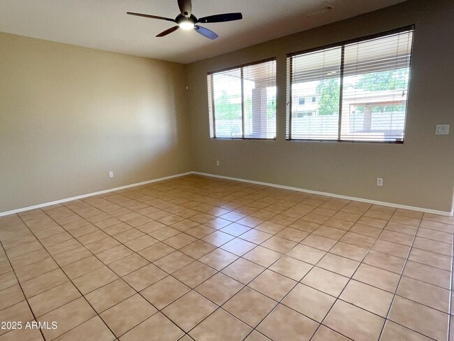Foto del edificio - 7324 W Forest Grove Ave