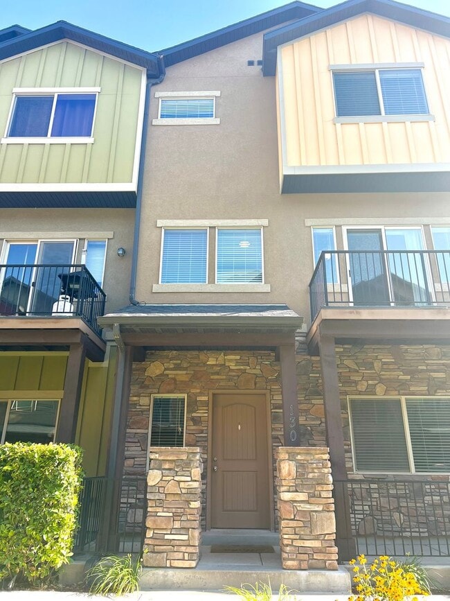 Building Photo - 130 W Canley Vale Ln