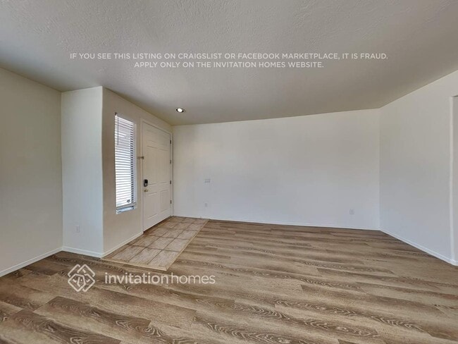 Building Photo - 2103 E La Costa Dr
