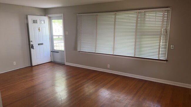 Building Photo - Delightful 2-bedroom, 1-bathroom single-family home