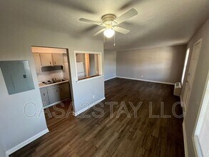 Building Photo - 4915 Saddlebrook Ln