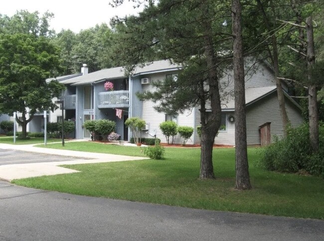 Building Photo - 305 S Walnut St