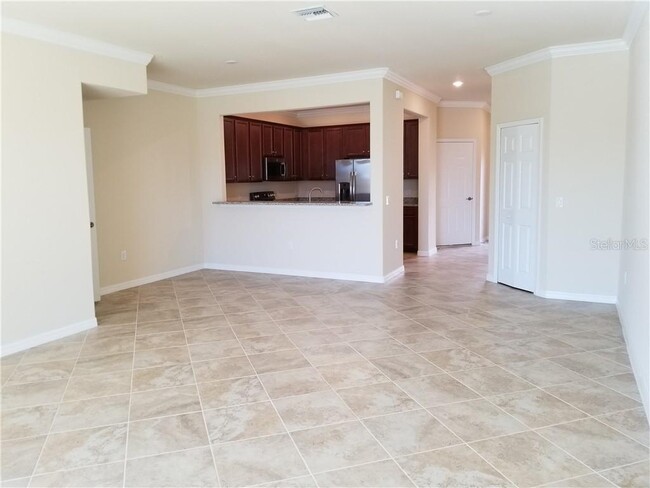 Building Photo - "Spacious 3-Bedroom Townhouse with Lake Vi...