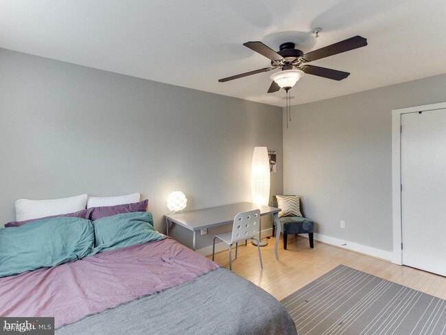 Foto del edificio - 1520 Independence Ave SE