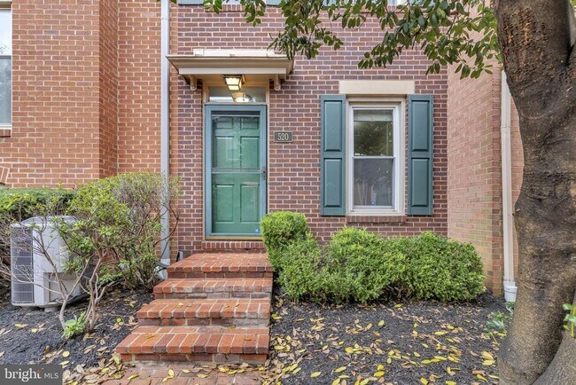 Building Photo - 520 Colecroft Ct