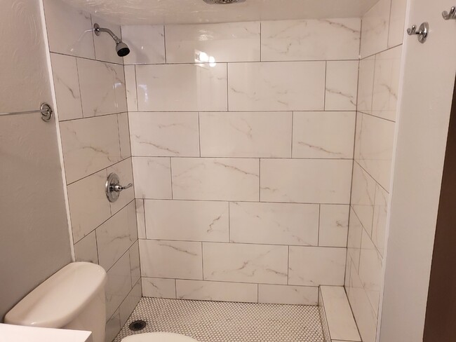 Bath - 7428 W 111th St