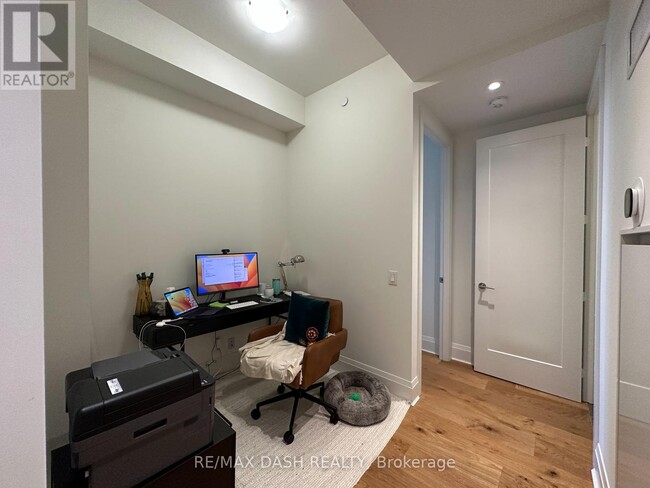 Building Photo - 151-1151 Avenue Rd