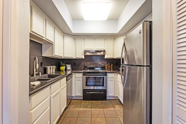 Gorgeous Spacious TownHome in Downtown Mou... - Gorgeous Spacious TownHome in Downtown Mou...