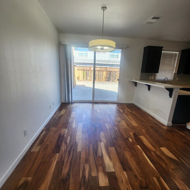 Foto del edificio - 2316 Dancing Penny Way