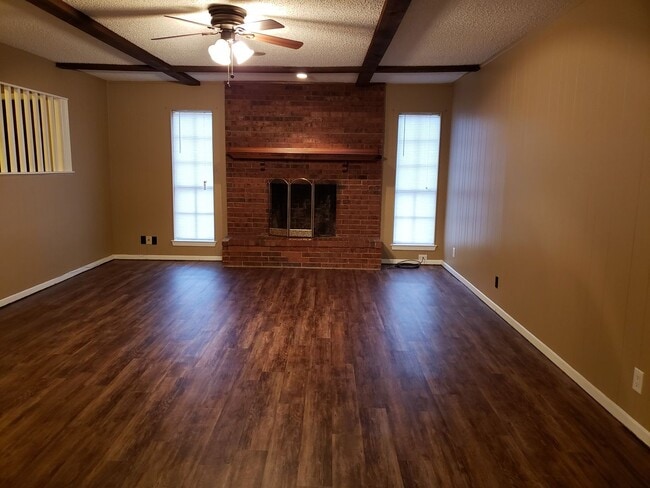 Foto del edificio - 3410 Reno Dr