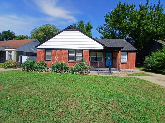Building Photo - Newly Renovated Duplex in Hayden Place