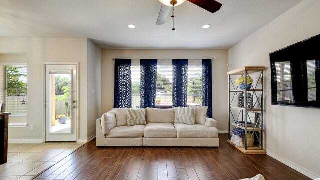 Foto del edificio - 26207 Lost Creek Way