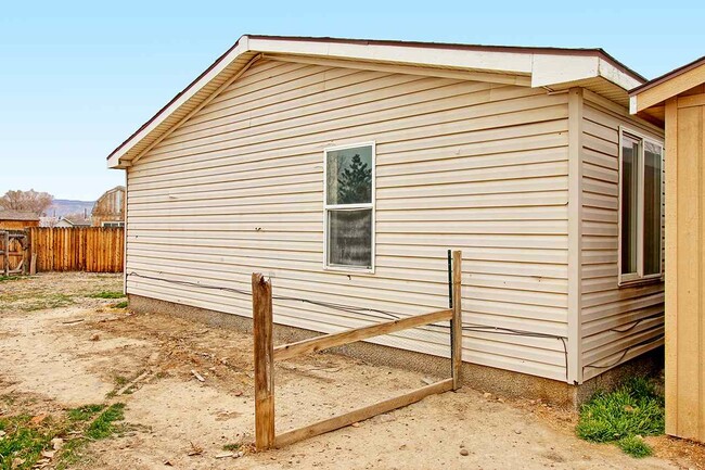 Building Photo - 2817 N Niagara Cir