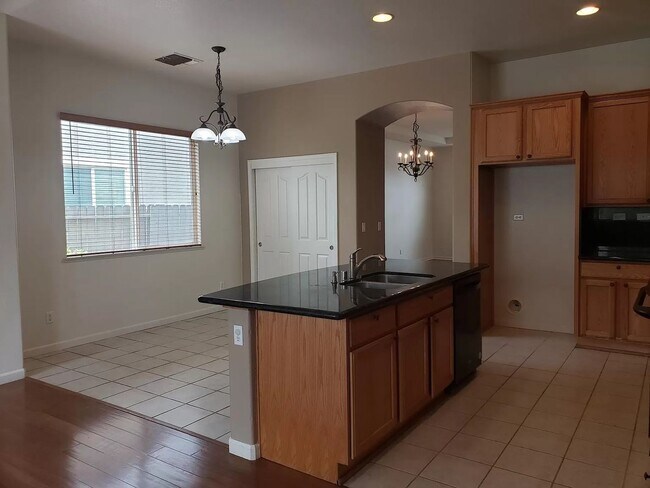 Building Photo - 11858 Larisa Way