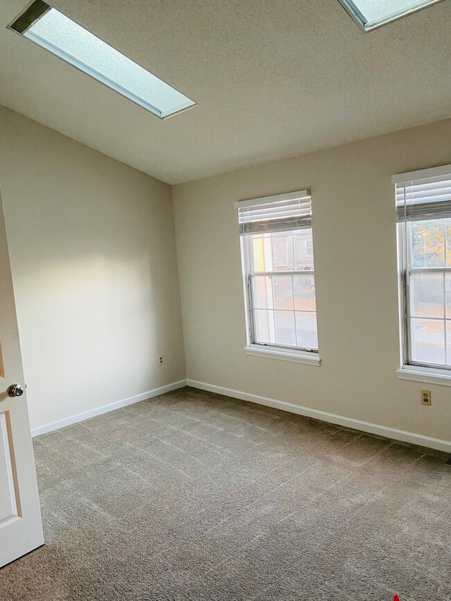 Building Photo - 9663 W Chatfield Ave