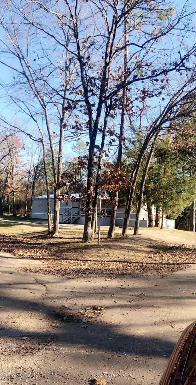 Building Photo - 16979 Pine Trail Dr