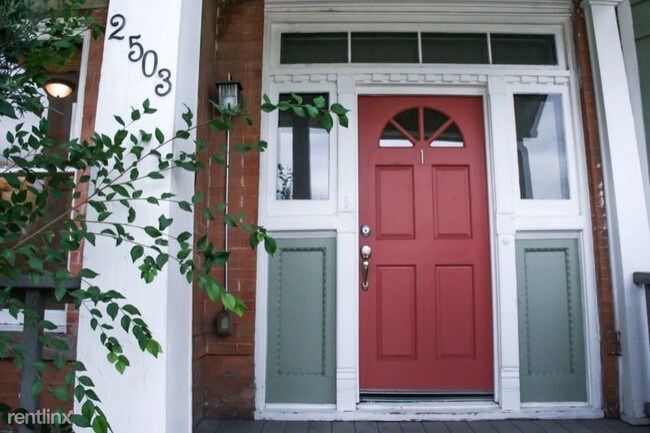 Foto del edificio - 2 br, 1 bath Condo - 2503 Broadway 1 Unit 1