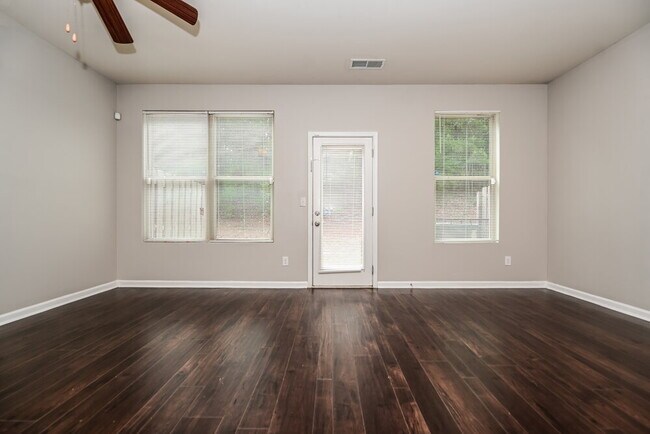 Building Photo - 3319 Pennington Dr