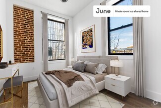 Building Photo - Private bedroom in 4 bed/2 bath Home