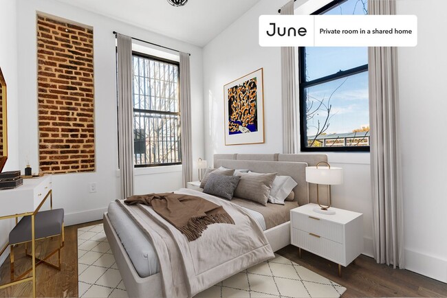 Building Photo - Room in Shared 4 bed/2 bath home in Crown Heights