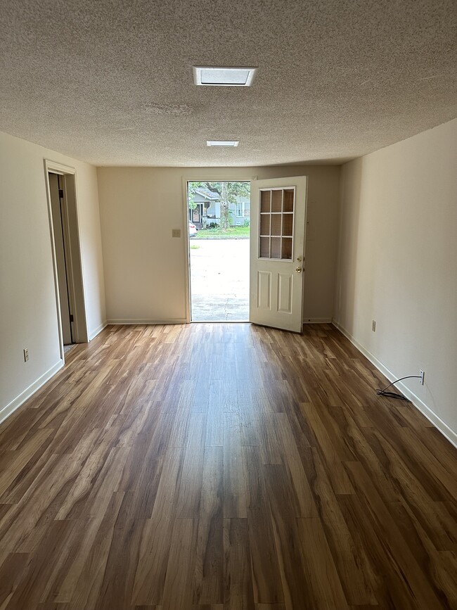 Main entryway - 2414 Vance Ave