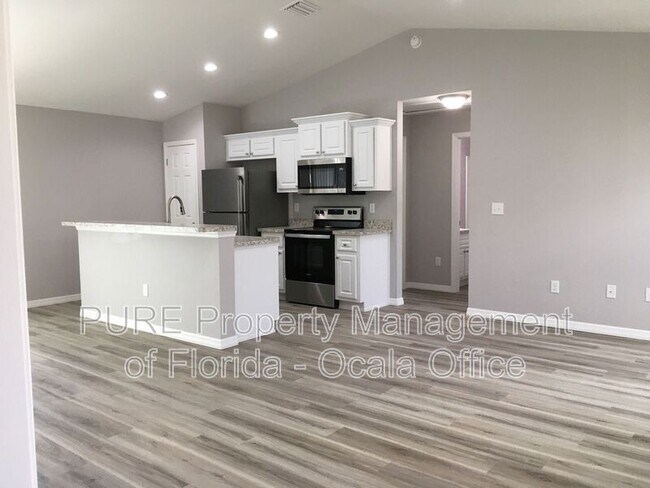 Foto del edificio - 7101 Hemlock Loop