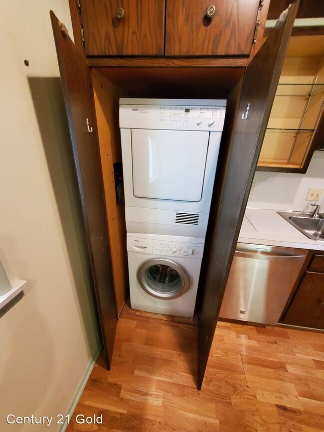 Foto del edificio - 2 br, 2 bath House - 1375 Pershing Blvd Un...