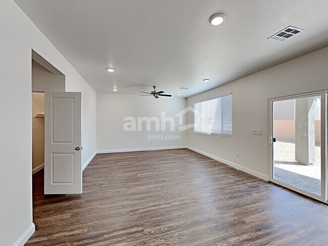 Foto del edificio - 707 Sienna Rising Dr