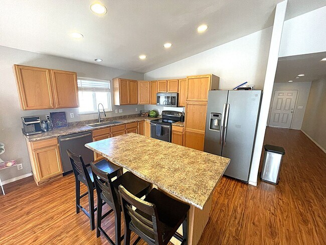 Foto del edificio - Beautiful 3-Bedroom, 2-Bath Single-Level H...