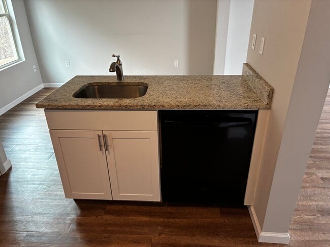 Building Photo - 61 Crabapple Rdg