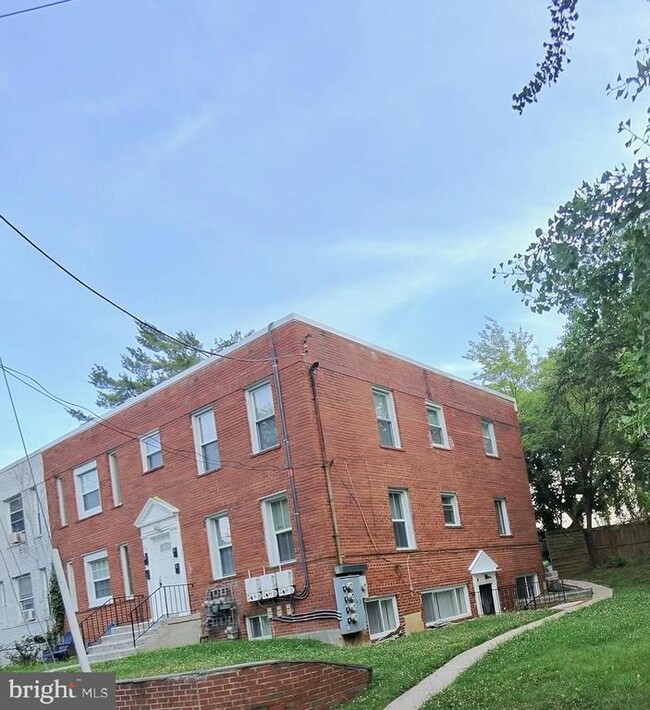 Building Photo - 407 Lebaum St SE