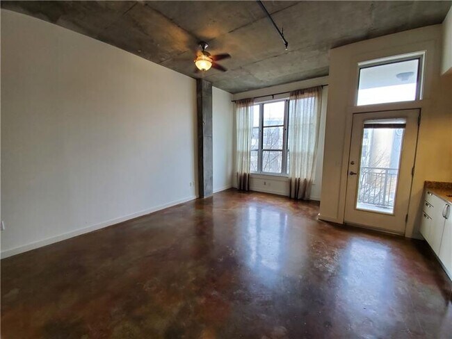 Foto del edificio - 245 North Highland Avenue Northeast