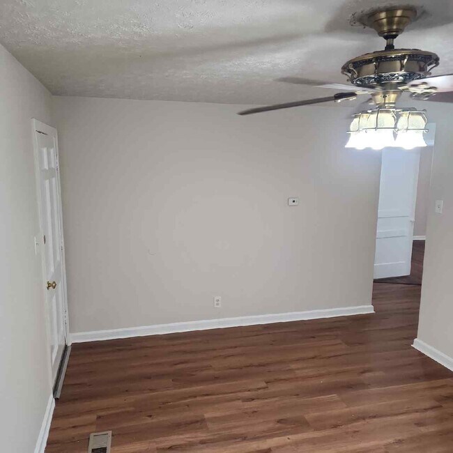 Building Photo - 1018 Navaho Pl