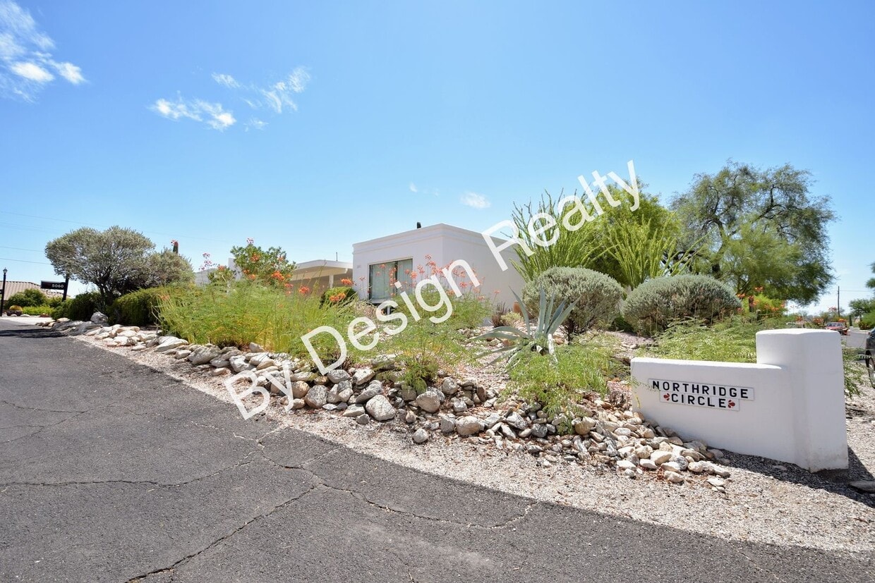 Primary Photo - 55+ Townhome for Rent - Spacious 3BR/2BA w...