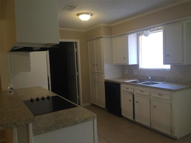 Foto del edificio - 2826 17th Ave N