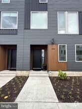 Building Photo - 3006 S Northbank Pl