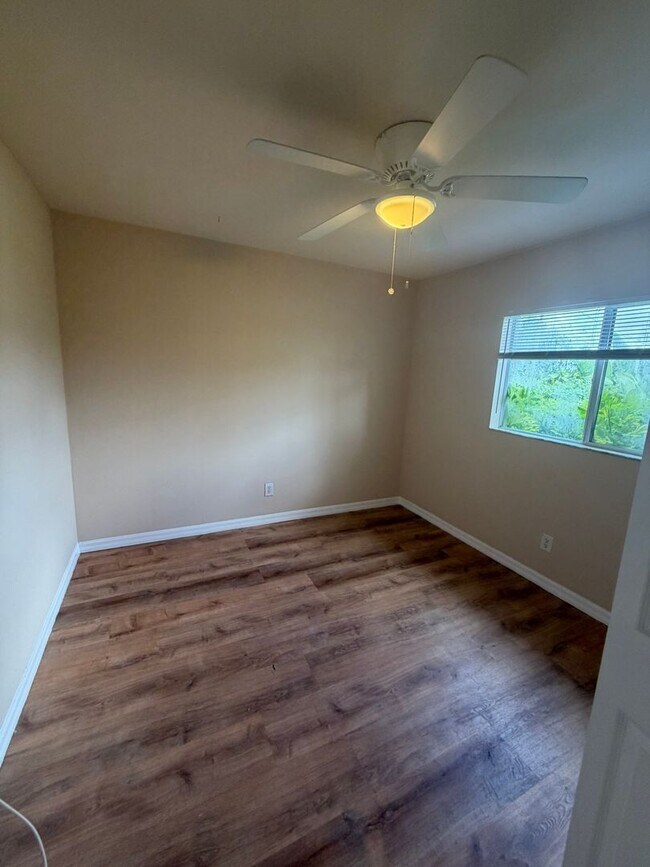 Foto del edificio - 4761 22nd St SW