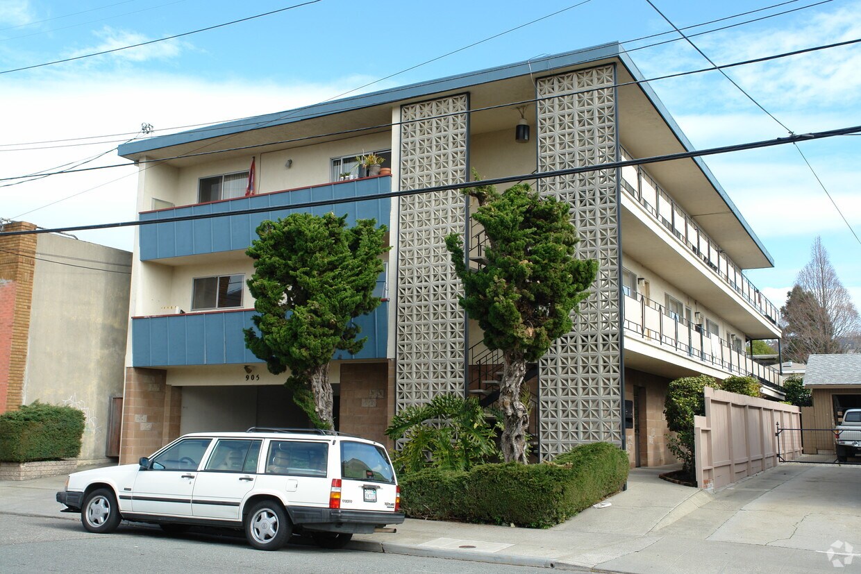 Foto del edificio - 905 Evelyn Ave