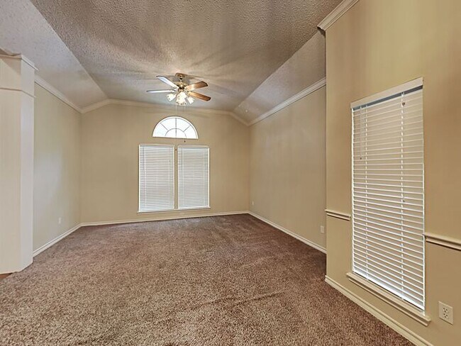 Foto del edificio - No Application Fees* $1000 off 1st months ...