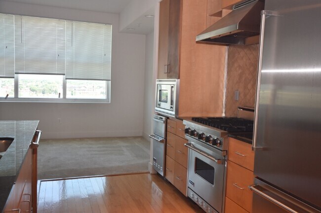 Foto del edificio - 1208 E Kennedy Blvd