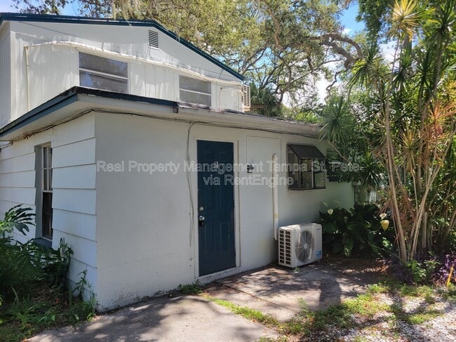 Building Photo - 643 Wisteria Ct