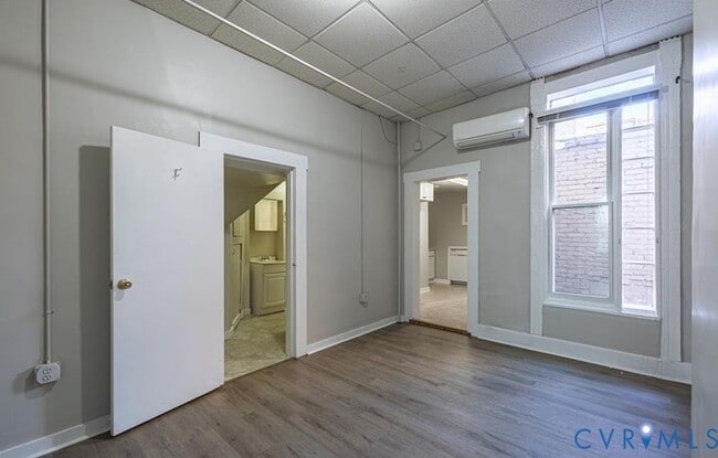 Building Photo - 102 N Lombardy St