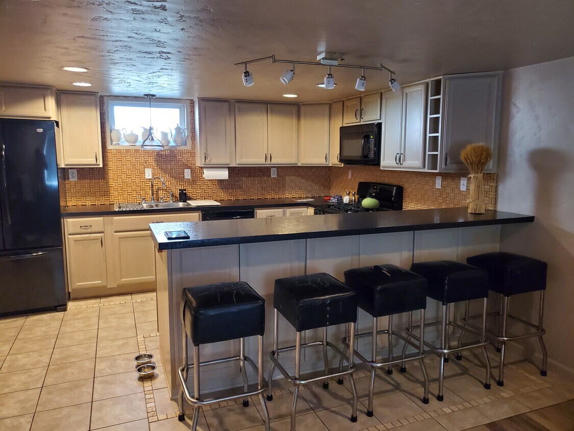 642 University St Unit 642 1/2, Walla Walla, WA 99362 Apartments in