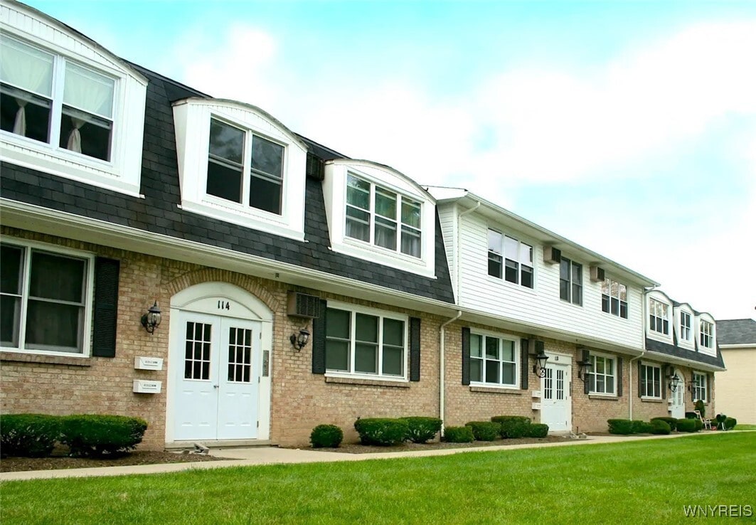 Primary Photo - 60- 144-144 Sundridge Dr