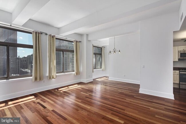 Building Photo - 1500 Chestnut St