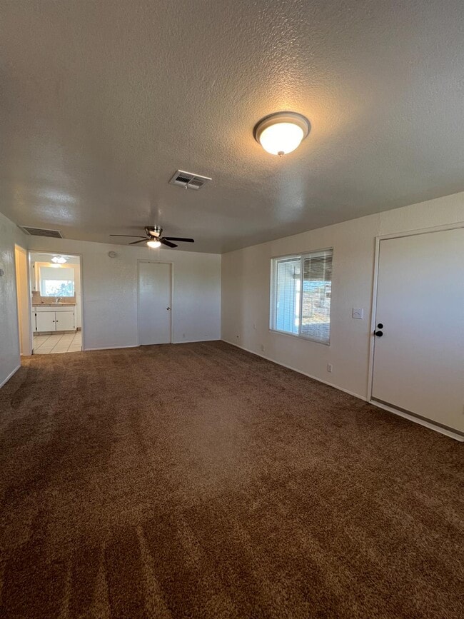 Building Photo - 9905 W Shaw Ave