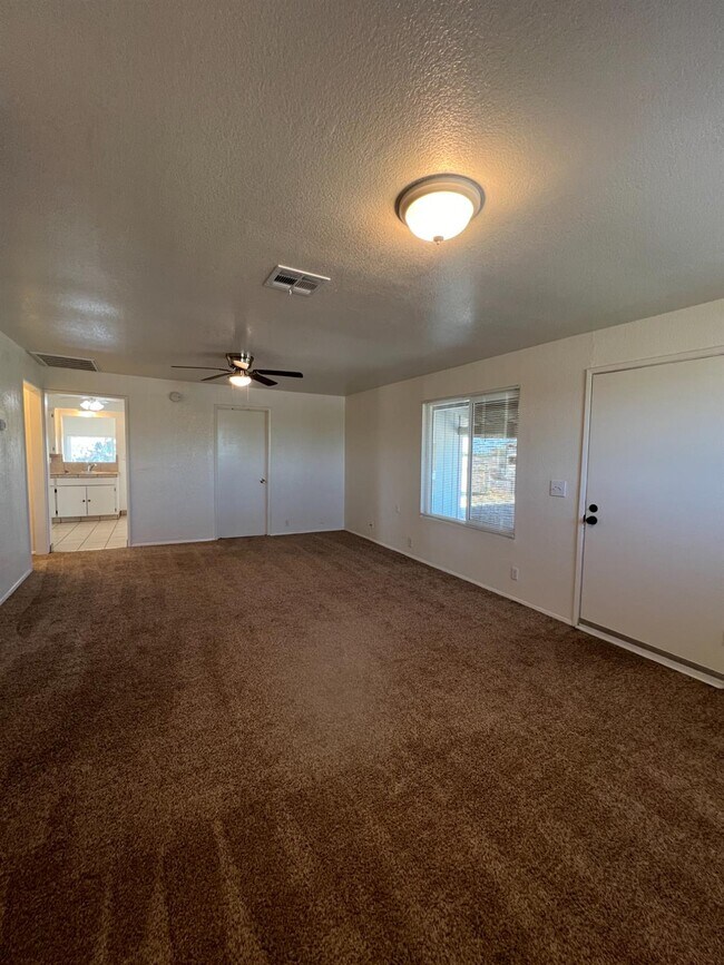 Foto del edificio - 9905 W Shaw Ave