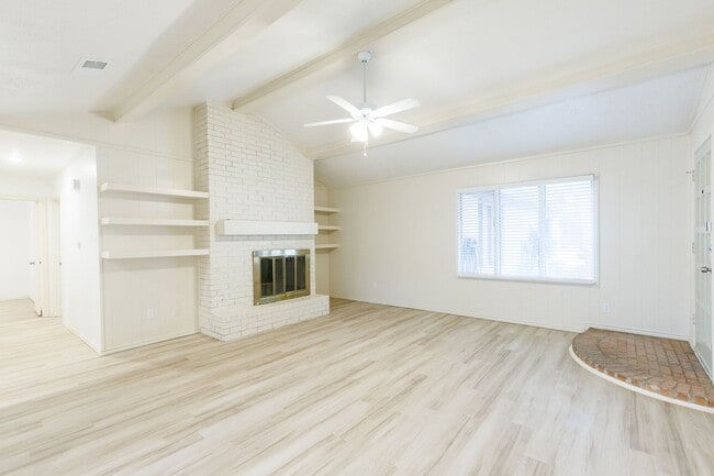 Building Photo - MW 4407 75th Drive